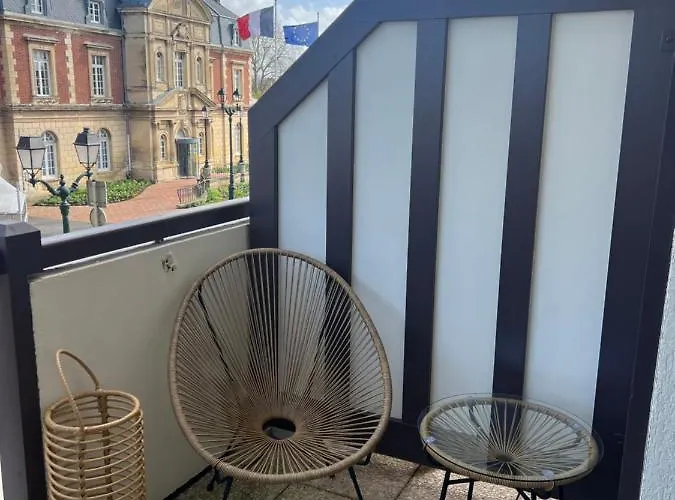 Hyper Centre De Avec Balcon Lägenhet